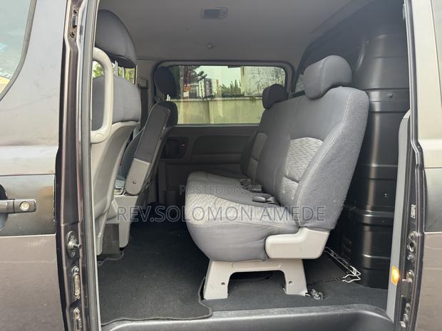 Hyundai H1 2008 Grey photo 11