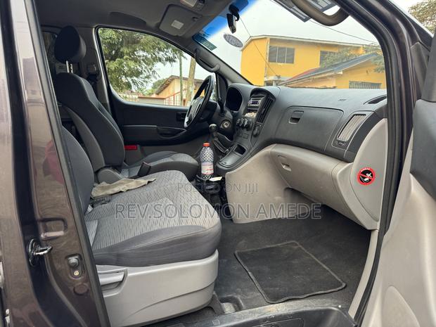 Hyundai H1 2008 Grey photo 12