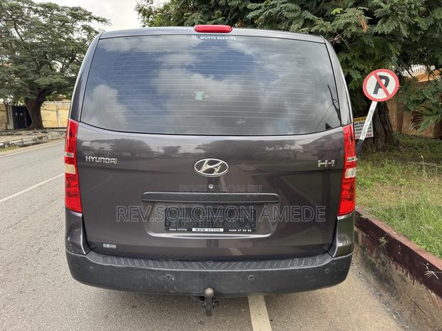 Hyundai H1 2008 Grey photo 2
