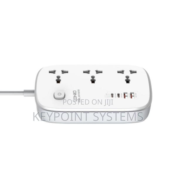 3 Ac Outlets 4 Usb Power Strip Sc3416 photo 2