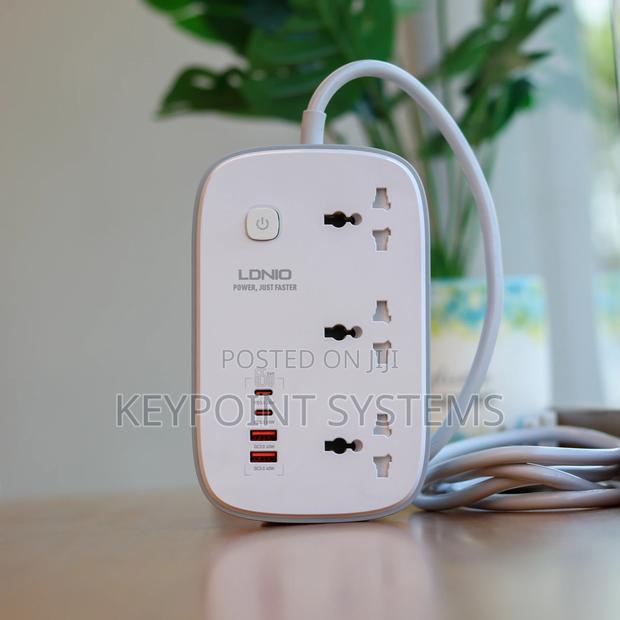 3 Ac Outlets 4 Usb Power Strip Sc3416 photo 3