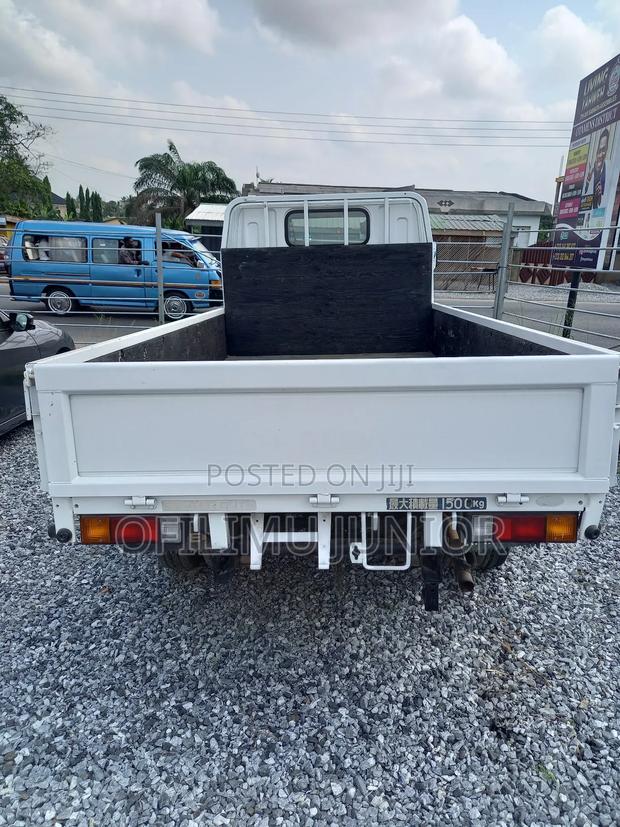 Mitsubishi Canter 2012 White photo 6