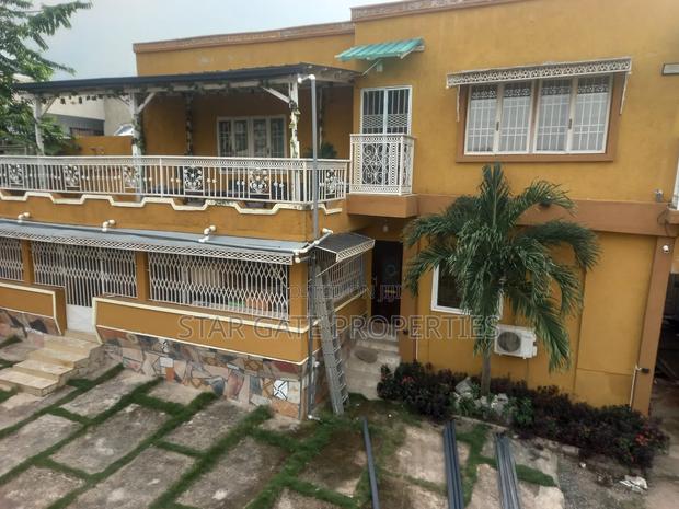 39 Bedrooms Hoste for Sale at Garden City University. · Photo 2