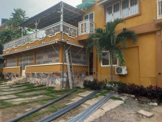39 Bedrooms Hoste for Sale at Garden City University. · Photo 3