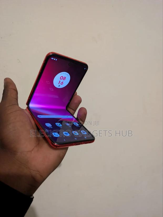 Motorola Razr 40 Ultra 256 GB Red photo 2