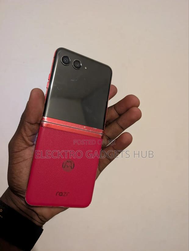 Motorola Razr 40 Ultra 256 GB Red photo 3