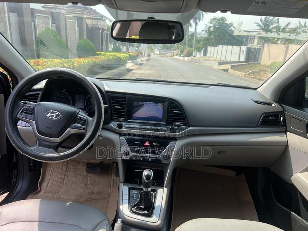 Hyundai Elantra Sport Sedan FWD (1.6L 4cyl 6M) 2017 Black