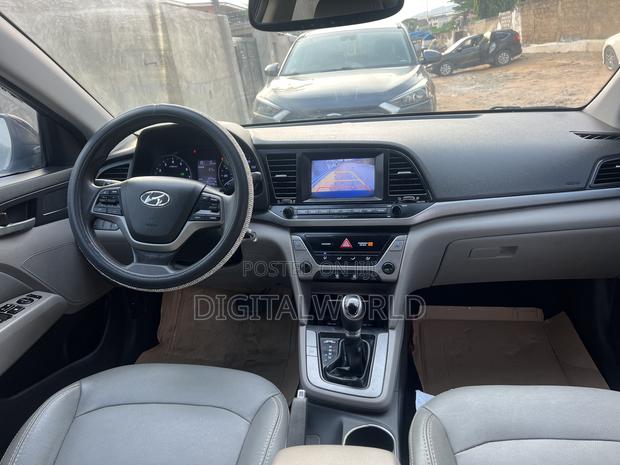 Hyundai Elantra Sport Sedan FWD (1.6L 4cyl 6M) 2017 Black