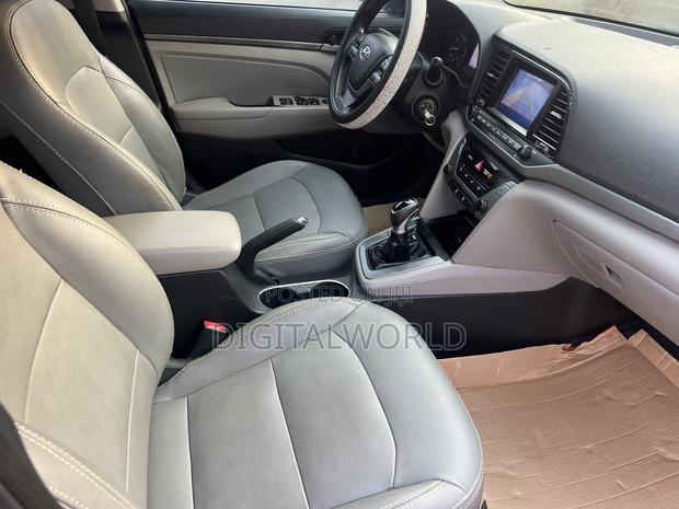 Hyundai Elantra Sport Sedan FWD (1.6L 4cyl 6M) 2017 Black