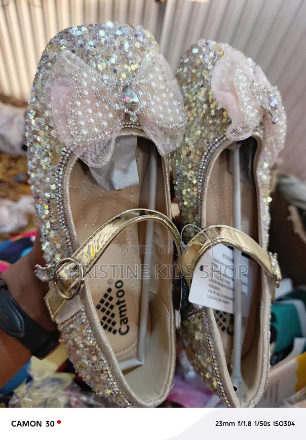 Happy Fashionable Shoe photo 2