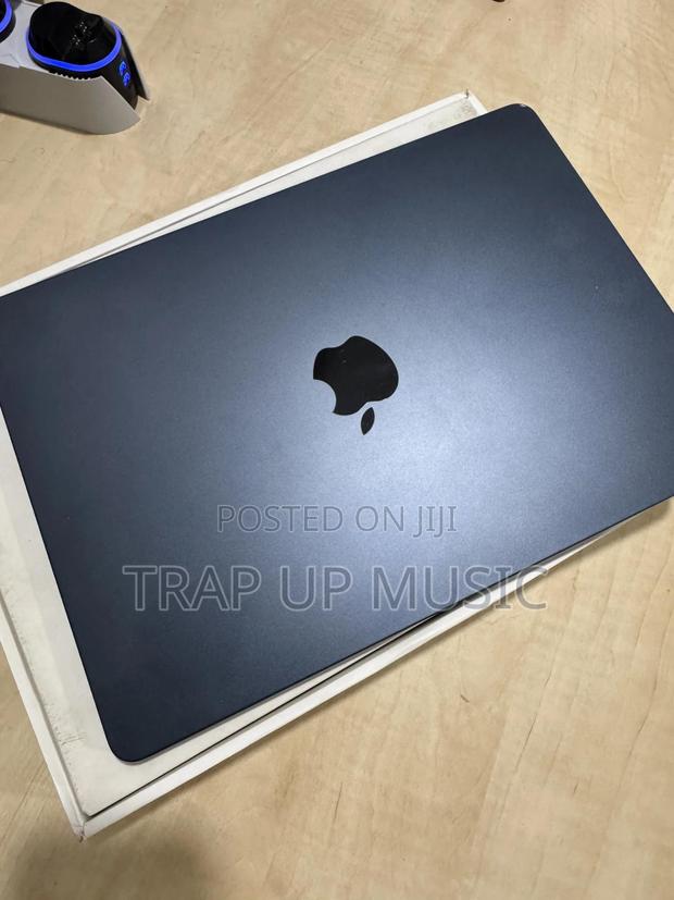 Laptop Apple MacBook Air 8GB Intel Core M2 HDD+SSD 256GB