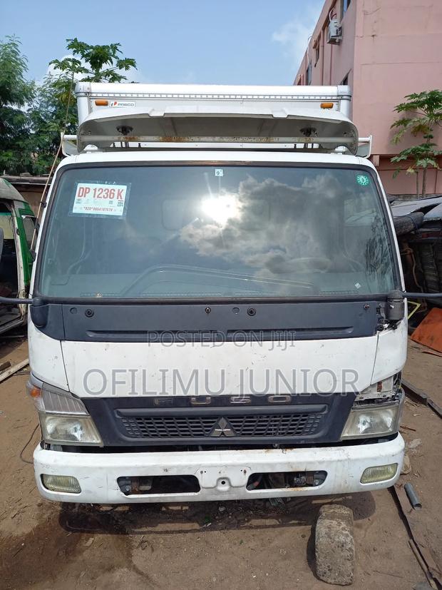 Mitsubishi Fuso 2013 White