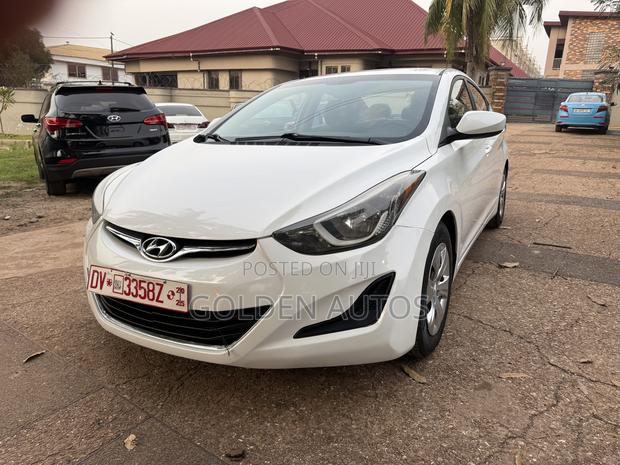 Hyundai Elantra SE Sedan FWD (1.8L 4cyl 6A) 2016 White