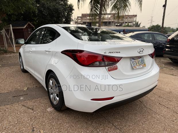 Hyundai Elantra SE Sedan FWD (1.8L 4cyl 6A) 2016 White