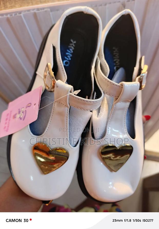 Link Line Fashion Shoe