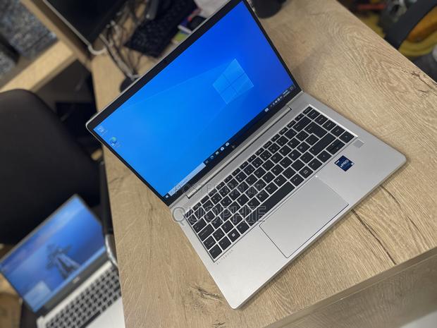 Laptop HP EliteBook 640 G9 16GB Intel Core I5 SSD 256GB