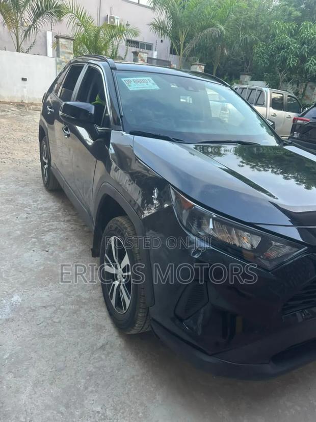 Toyota RAV4 LE AWD 2020 Black