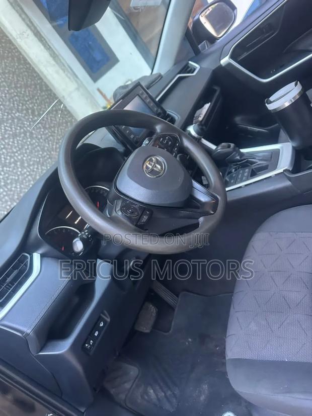 Toyota RAV4 LE AWD 2020 Black