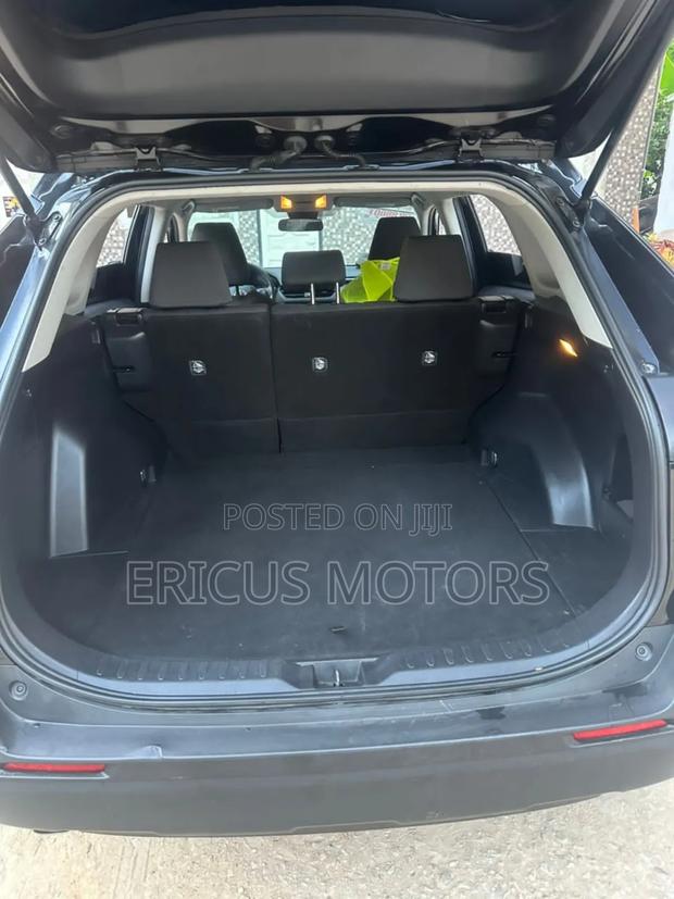 Toyota RAV4 LE AWD 2020 Black