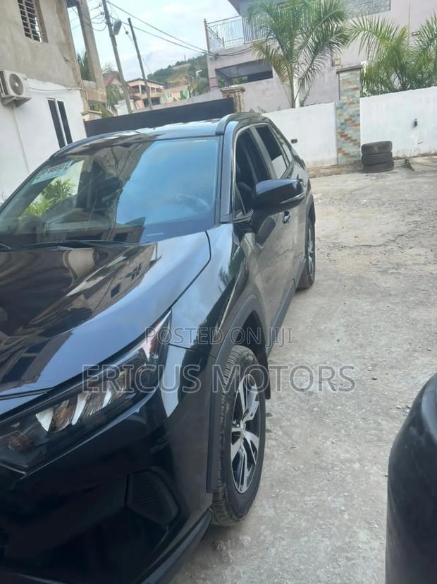 Toyota RAV4 LE AWD 2020 Black