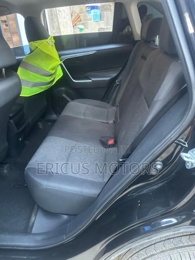 Toyota RAV4 LE AWD 2020 Black