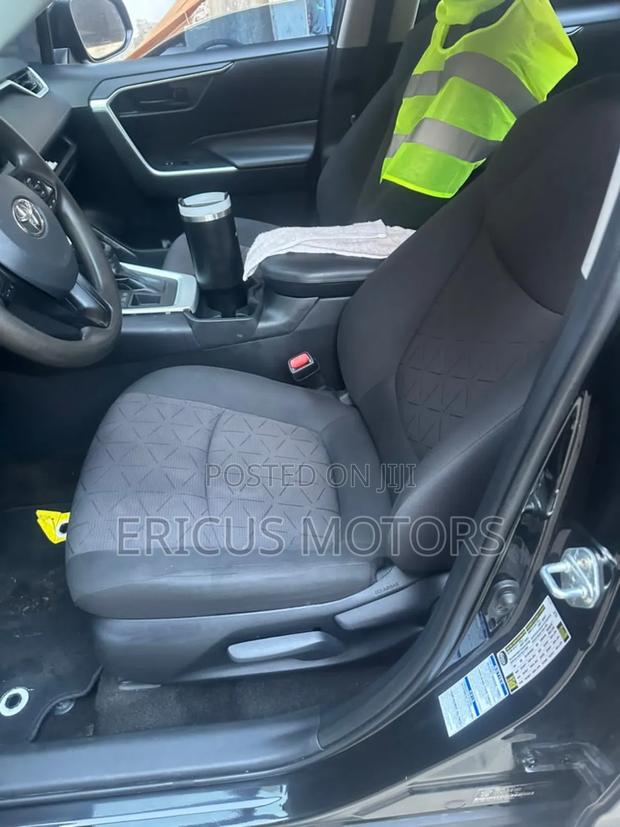 Toyota RAV4 LE AWD 2020 Black