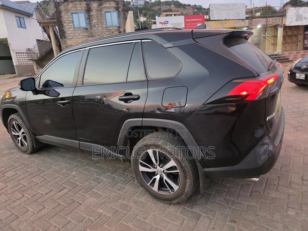 Toyota RAV4 LE AWD 2020 Black