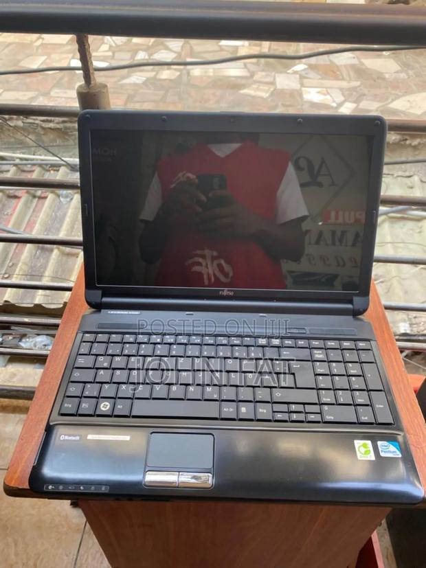 Laptop Fujitsu Amilo Pa3553 4GB Intel HDD 250GB