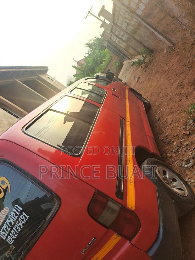 Toyota HiAce 2008 Red photo 2
