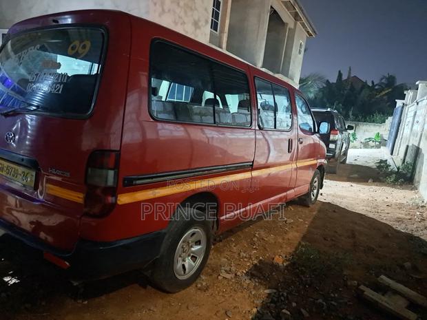 Toyota HiAce 2008 Red photo 3