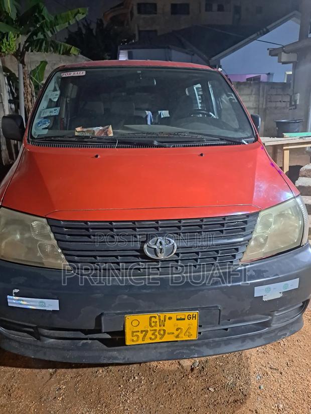 Toyota HiAce 2008 Red photo 5