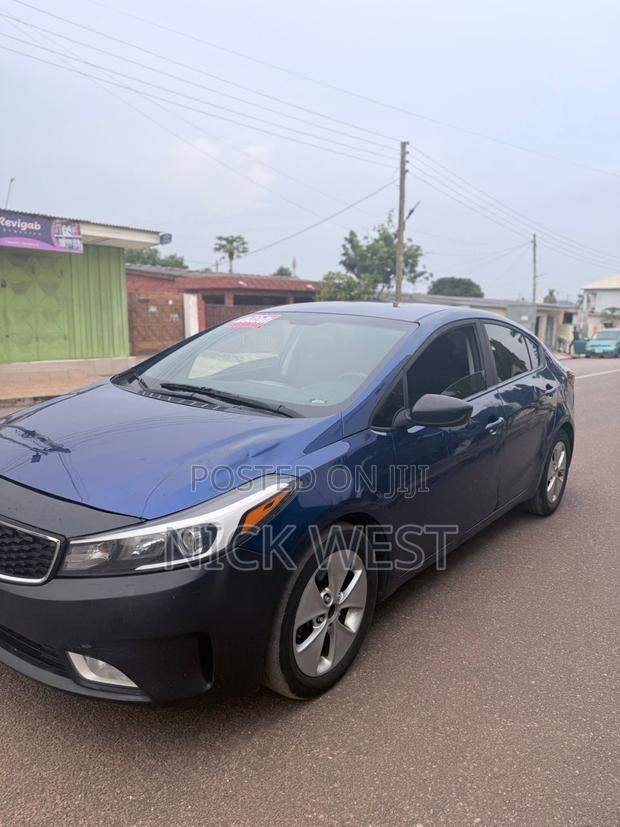 Kia Forte EX Sedan 2018 Blue photo 5