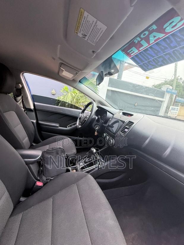 Kia Forte EX Sedan 2018 Blue photo 8