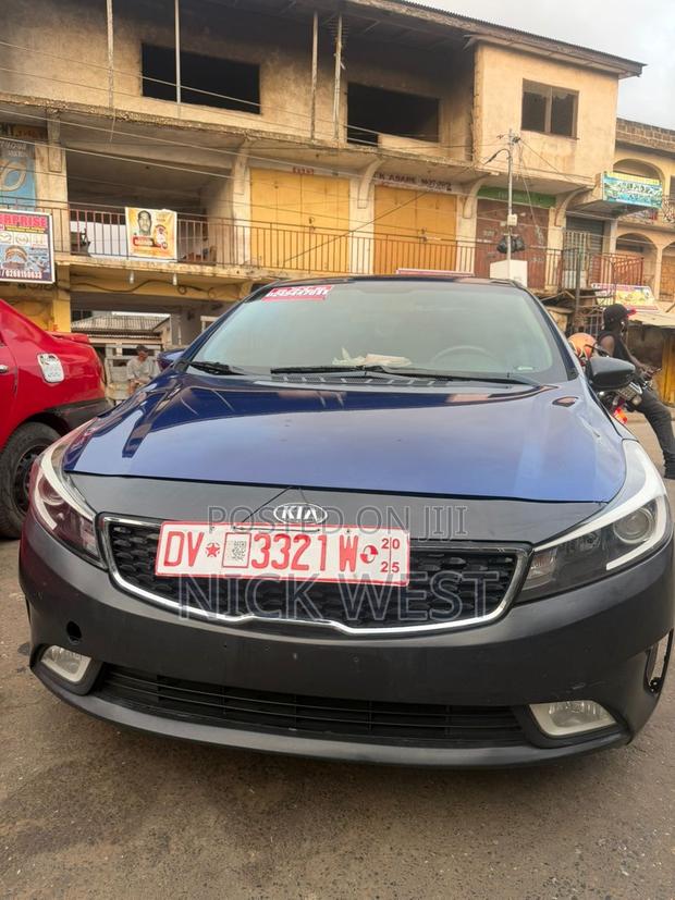 Kia Forte EX Sedan 2018 Blue photo 7