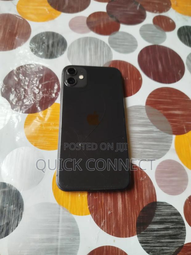 Apple iPhone 11 64 GB Black photo 3