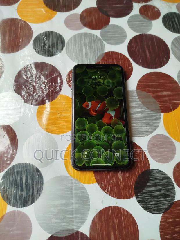 Apple iPhone 11 64 GB Black photo 5
