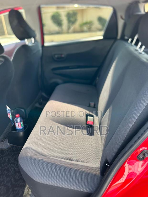 Toyota Vitz 1.3 FWD 5dr 2012 Red