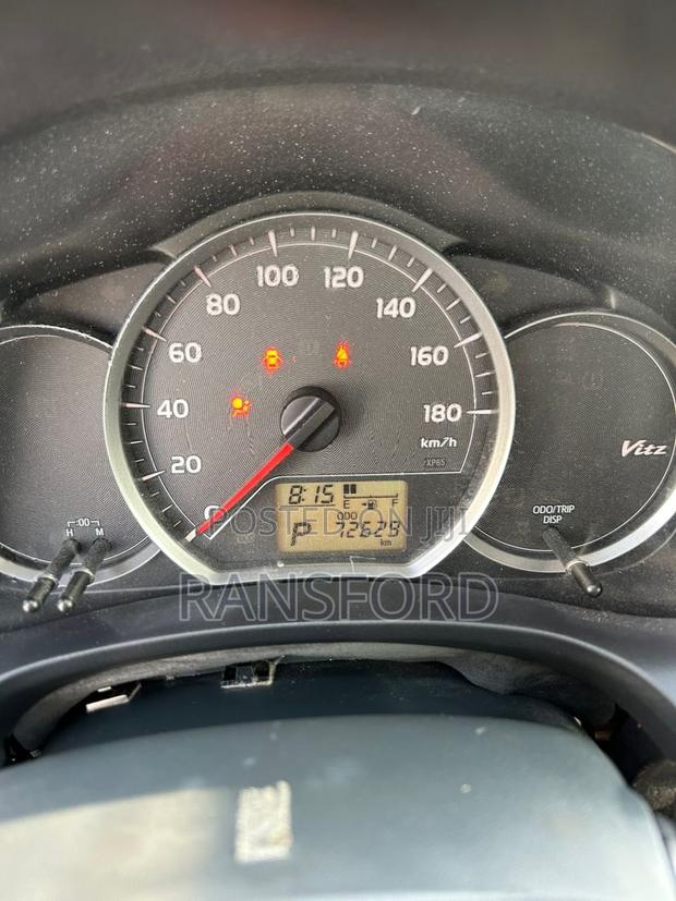 Toyota Vitz 1.3 FWD 5dr 2012 Red