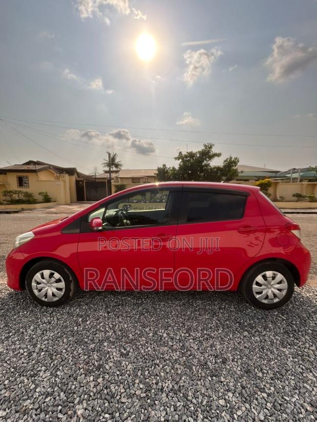 Toyota Vitz 1.3 FWD 5dr 2012 Red