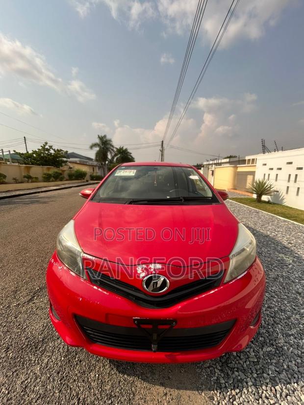 Toyota Vitz 1.3 FWD 5dr 2012 Red