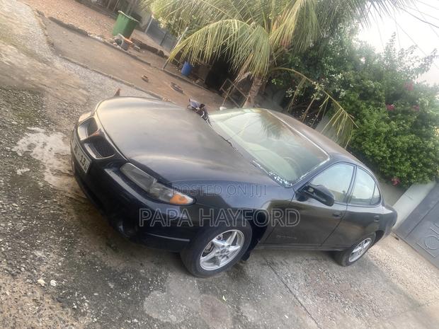 Pontiac Grand Prix 2008 Black photo 2