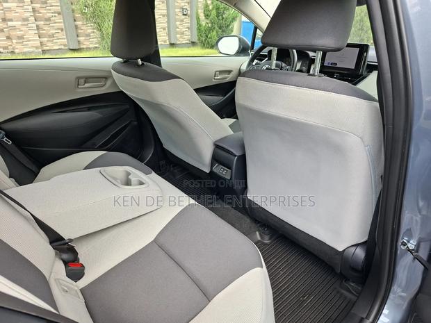 Toyota Corolla LE 2023 Blue photo 4