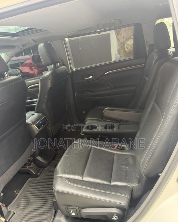 Toyota Highlander 2016 White photo 9