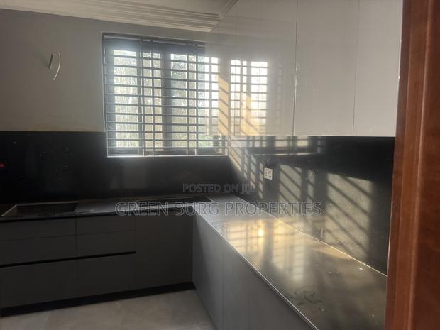 2bdrm Apartment in UPSA Area for rent photo 7