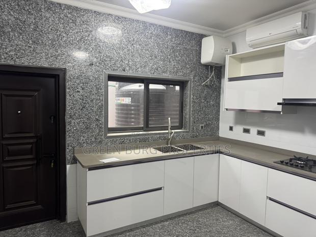 5bdrm House in East Legon for rent photo 5