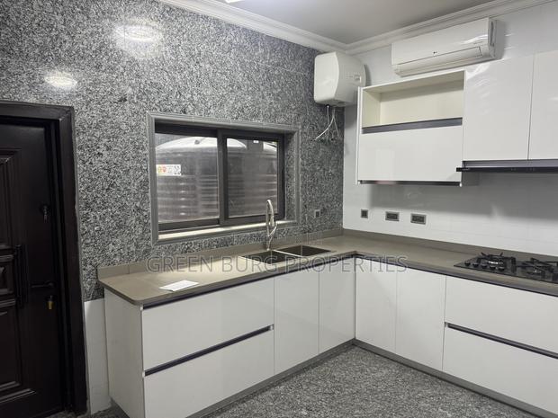 5bdrm House in East Legon for rent photo 3
