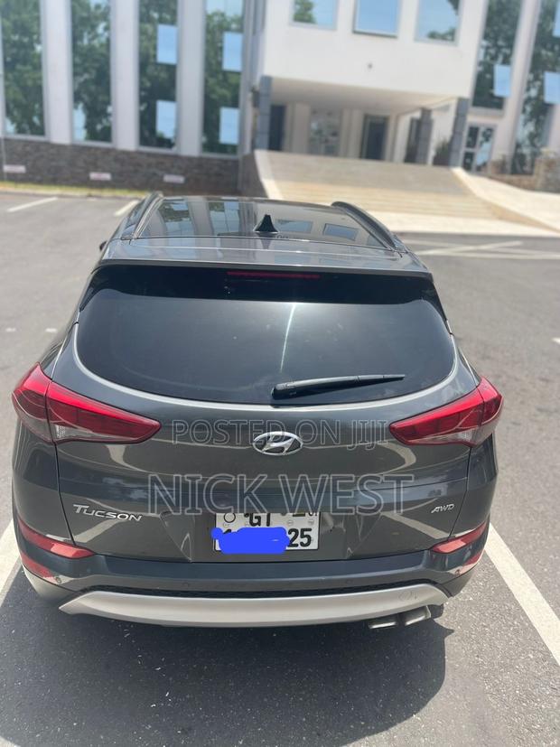Hyundai Tucson Limited AWD 2018 Gray