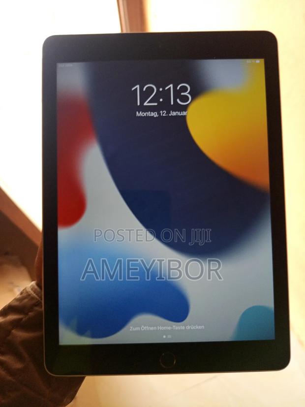 Apple iPad Air 64 GB Silver · Photo 1