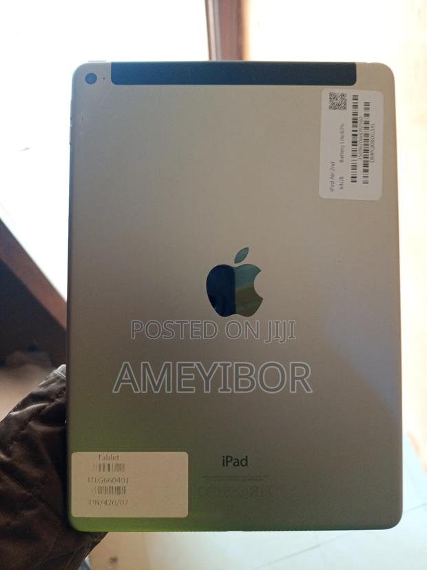 Apple iPad Air 64 GB Silver · Photo 2