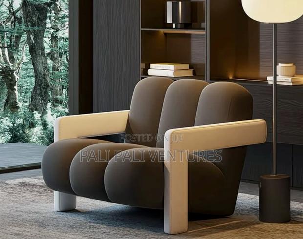 Modern Accent Chair photo 3